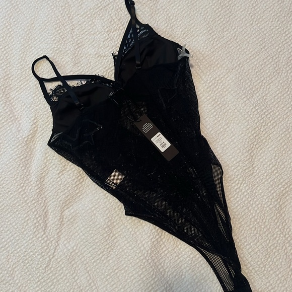 Fashion Nova Wanderlust Lace Bodysuit - Picture 7 of 8